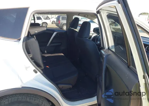 2018 Toyota Rav4 Le z USA, uszkodzony, nr VIN JTMZFREV0JJ742800